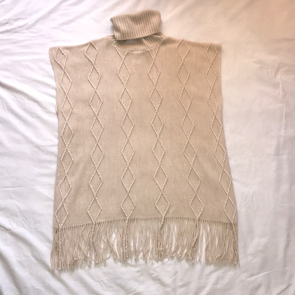 🧡Time and tru poncho.🧡Turtleneck🧡